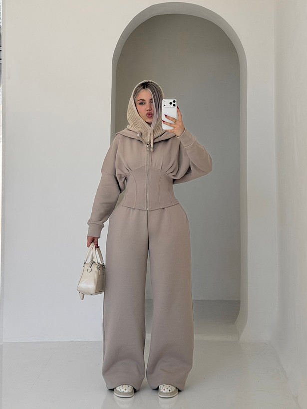 سویشرت کرستی و جاگر miu کرم خاکی