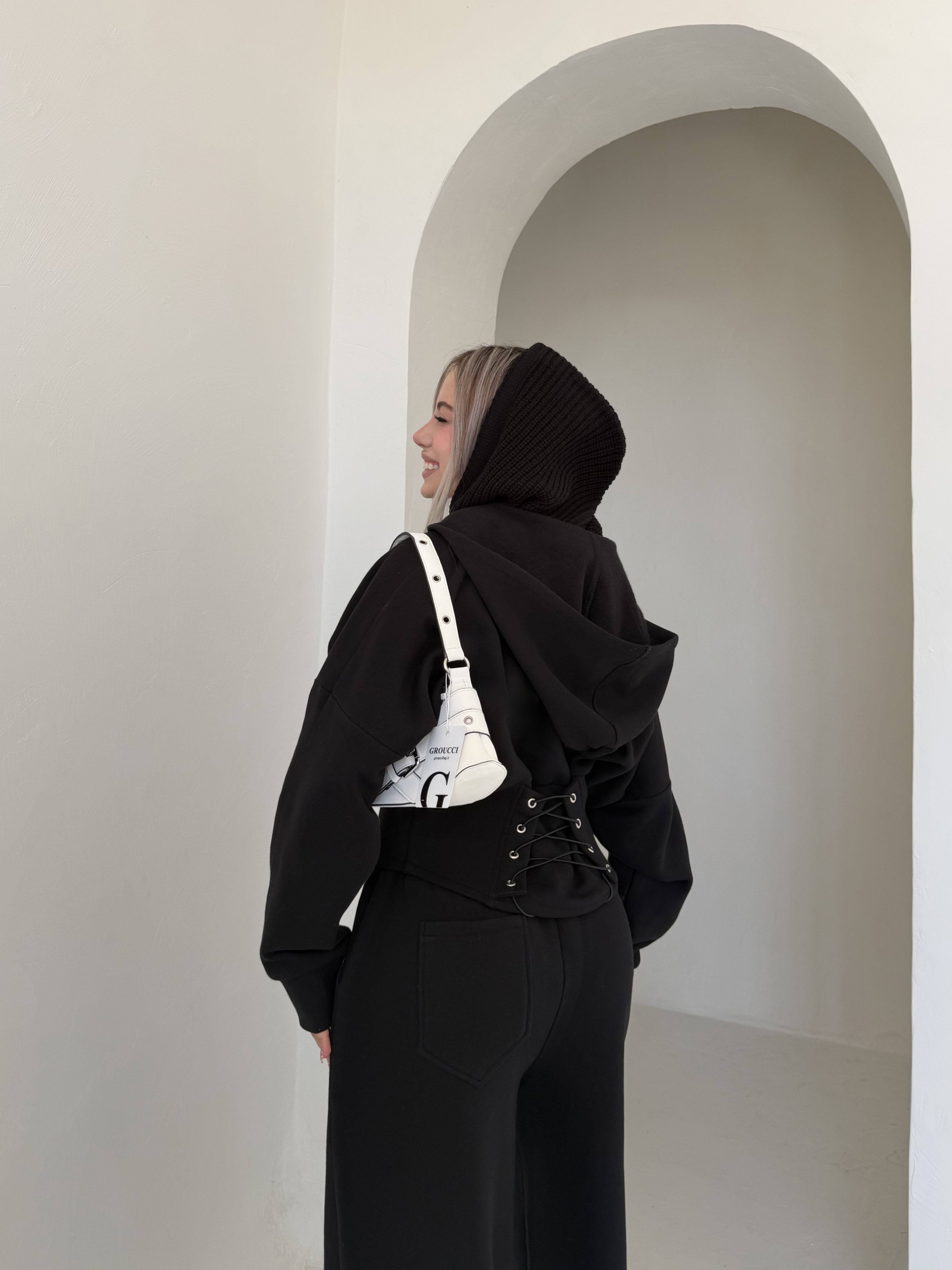 سویشرت کرستی و جاگر miu مشکی